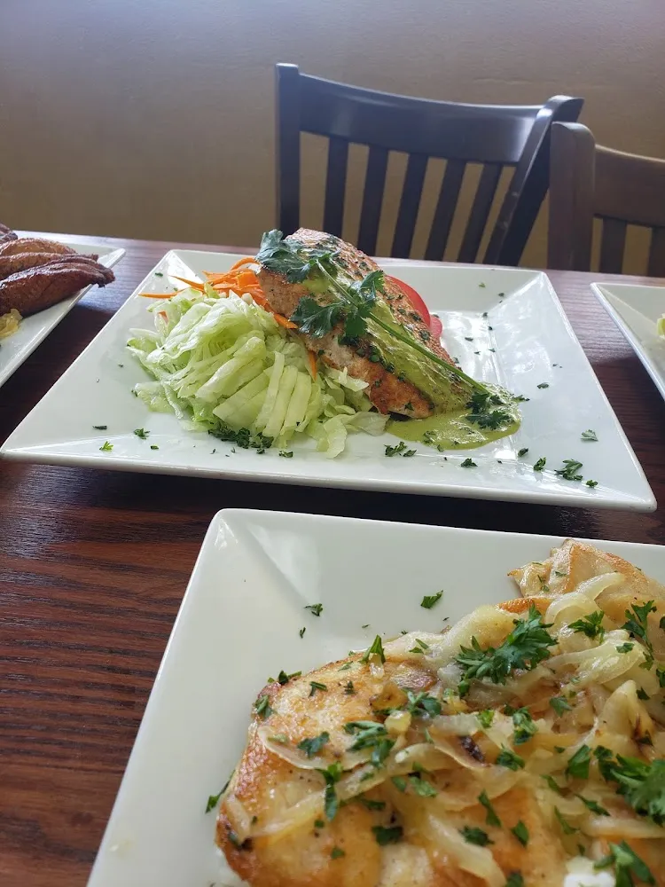 Salmon A la Plancha Con Salsa de Cilantro
